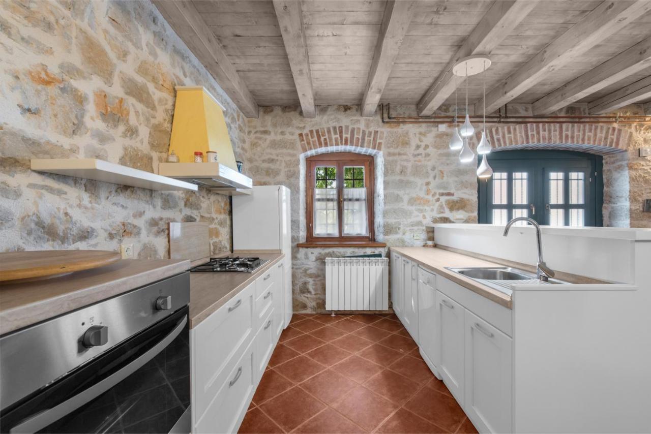 Villa Antonci-18, Pool, 3 Houses, Jacuzzi, Private Territory Antonci  Zewnętrze zdjęcie